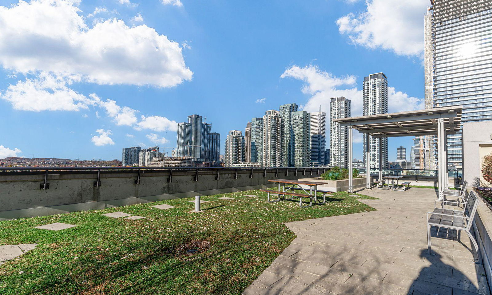 Rooftop Deck — Pinnacle Grand Park Condos, Mississauga, Toronto