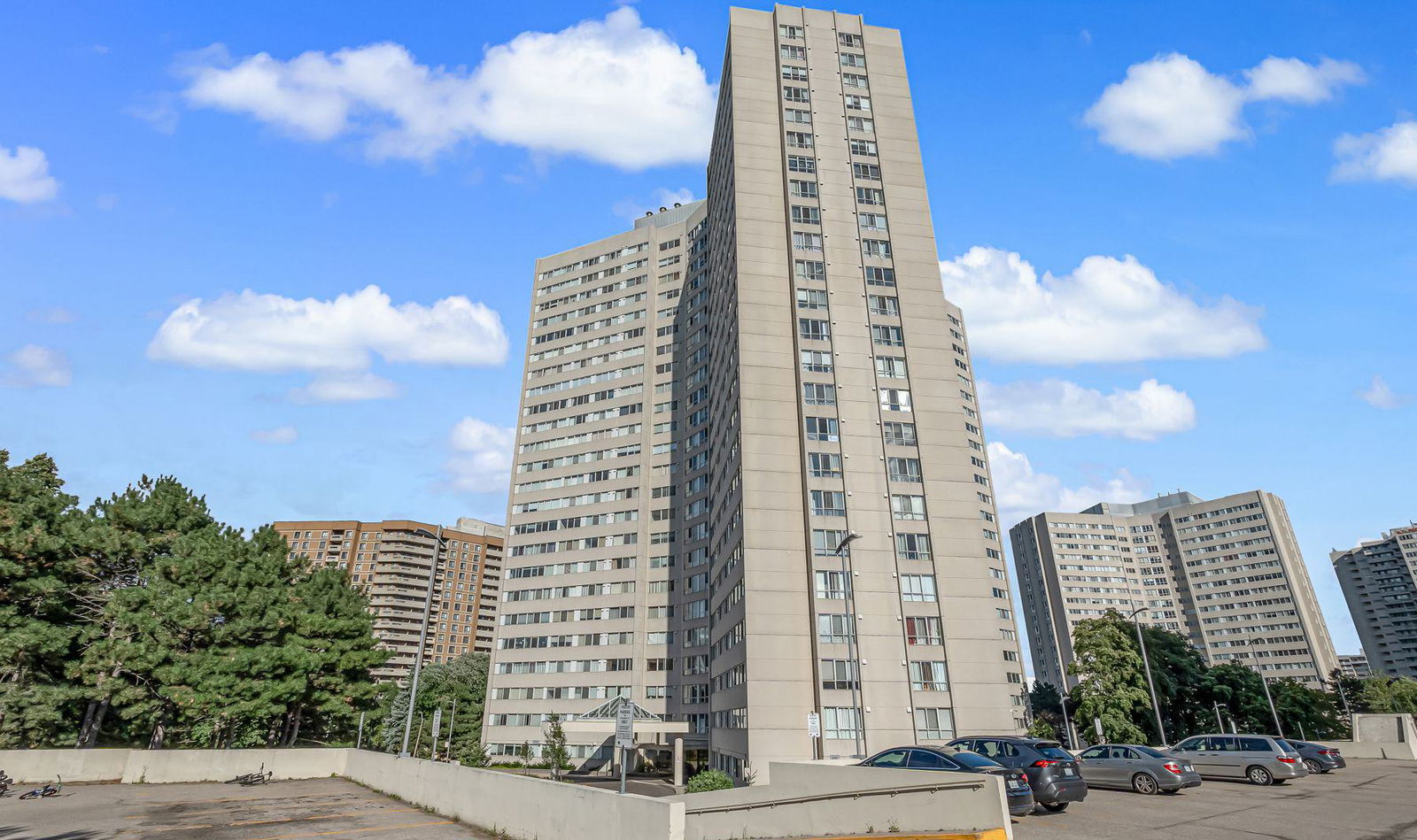 Exterior Side — Place Avant Condos, Mississauga, Toronto