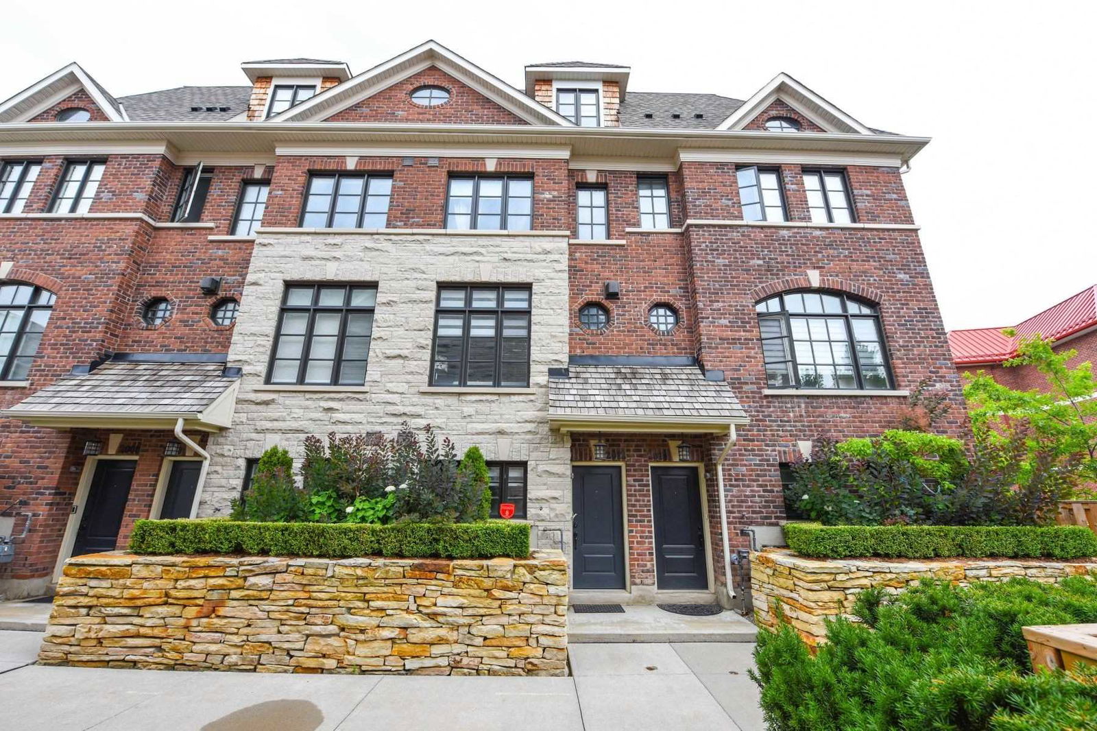 Queensborough Gate Townhomes, Mississauga, Toronto