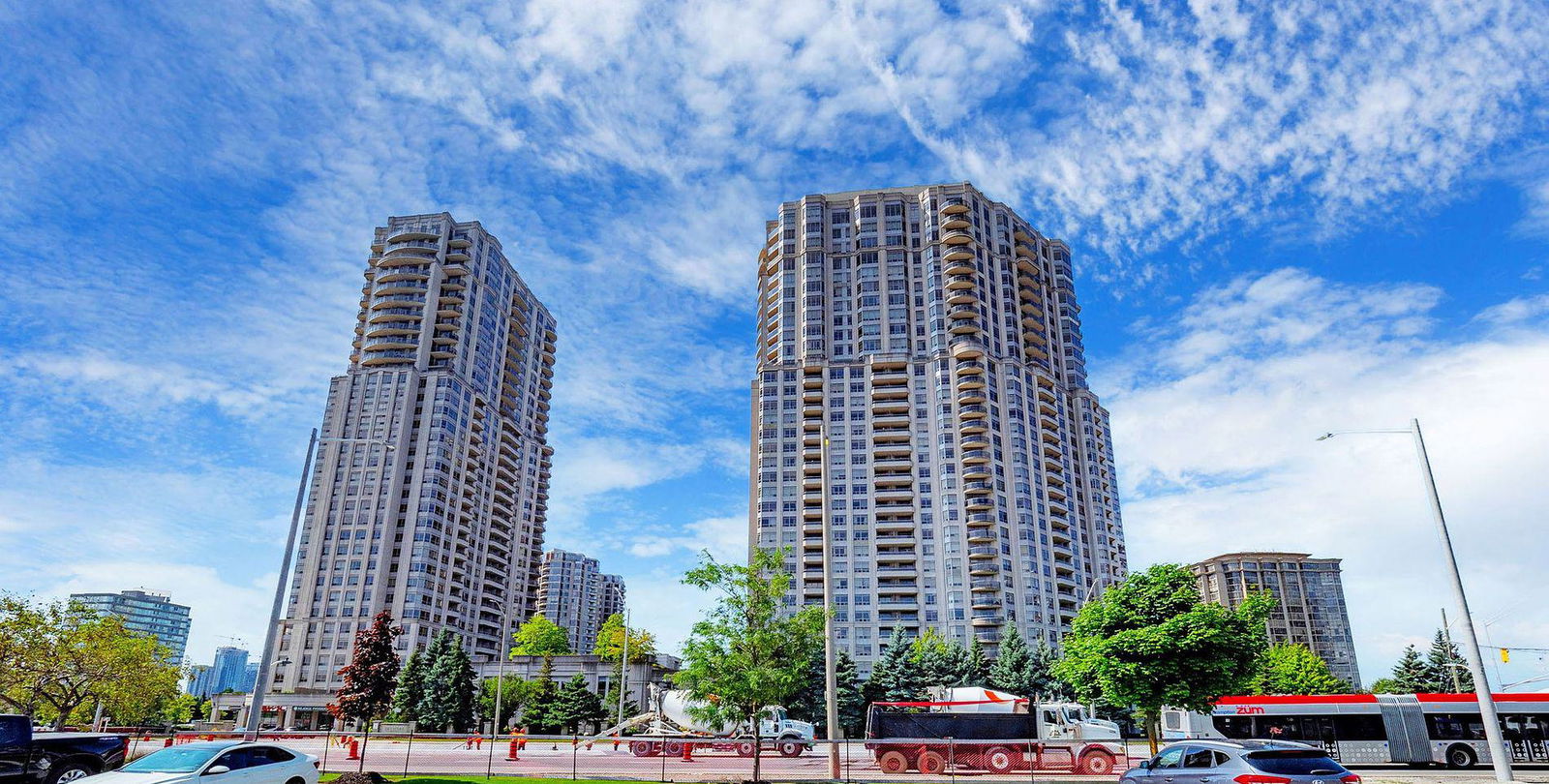 Exterior Side — Skymark West Condos, Mississauga, Toronto