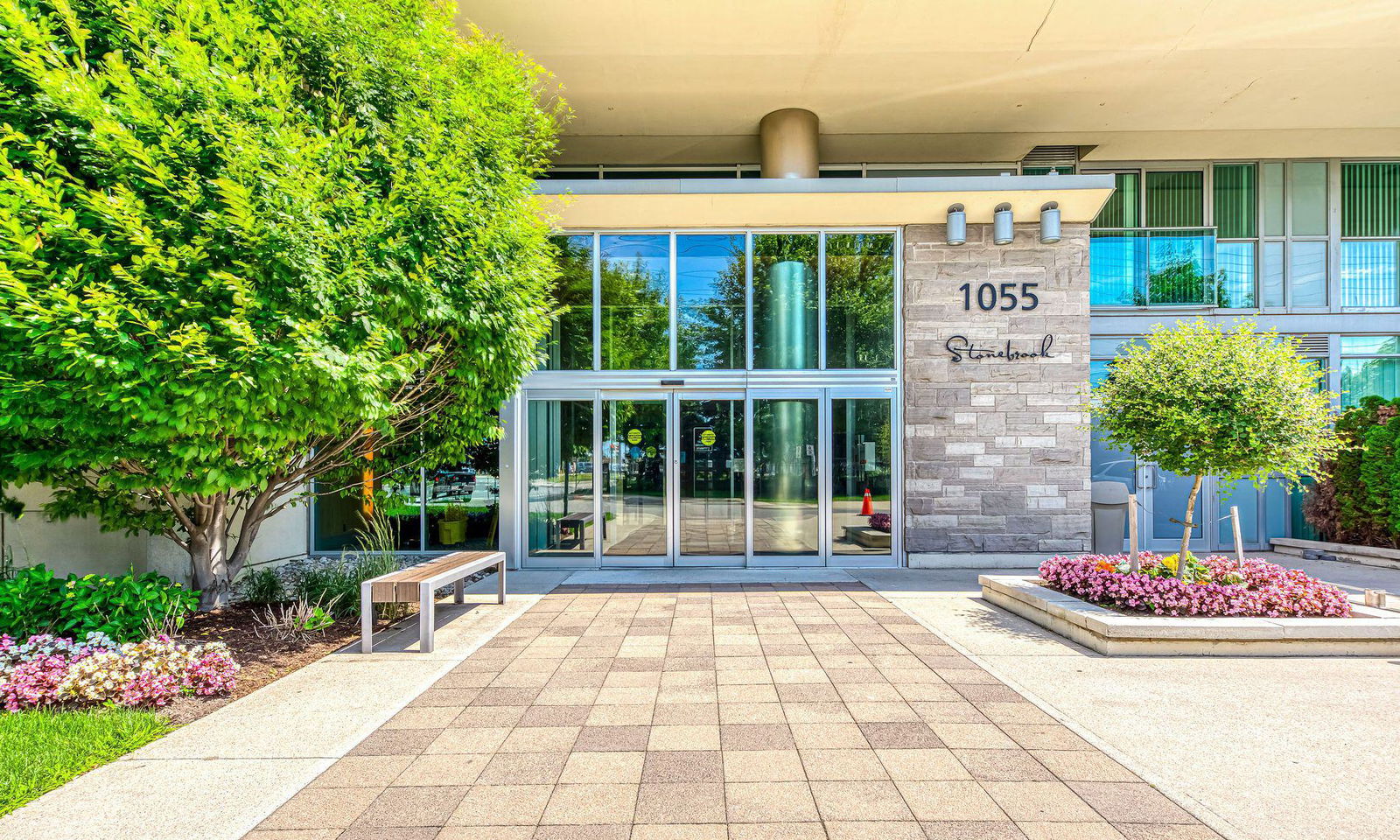 Entrance — Stonebrook Condominiums, Mississauga, Toronto