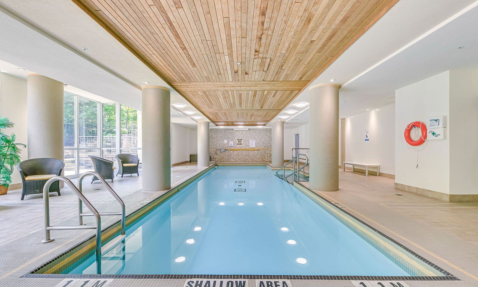 Pool — Stonebrook Condominiums, Mississauga, Toronto