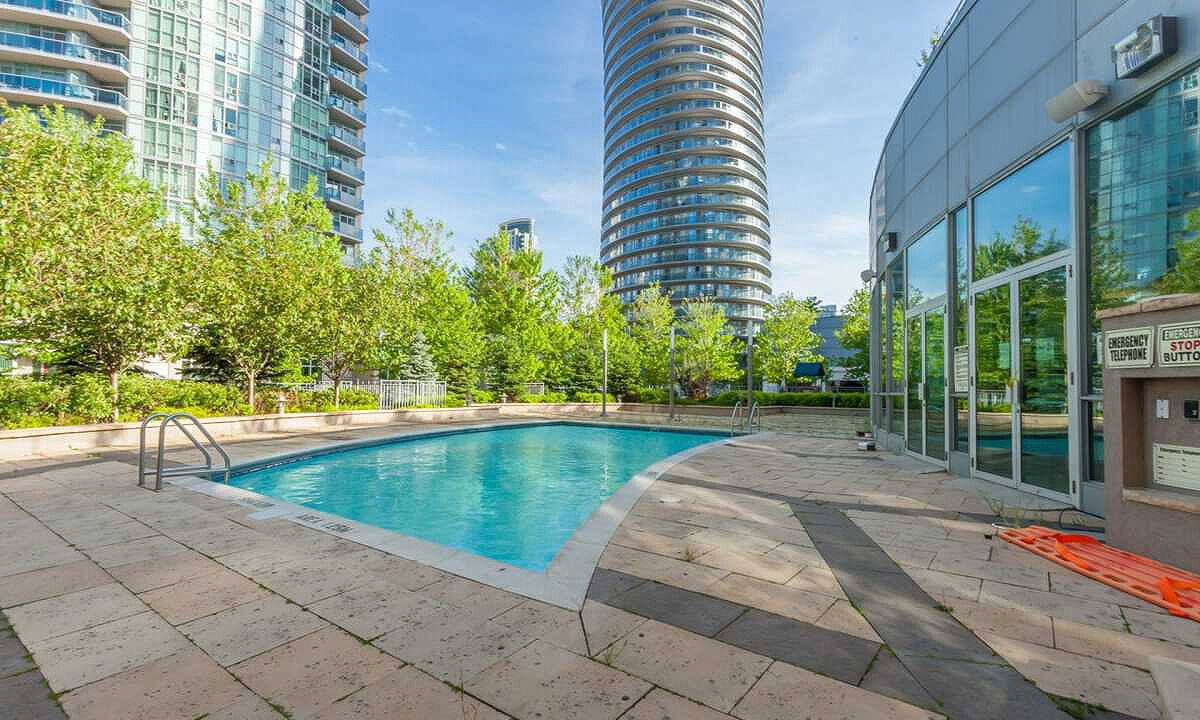 Pool — The Absolute II Condos, Mississauga, Toronto