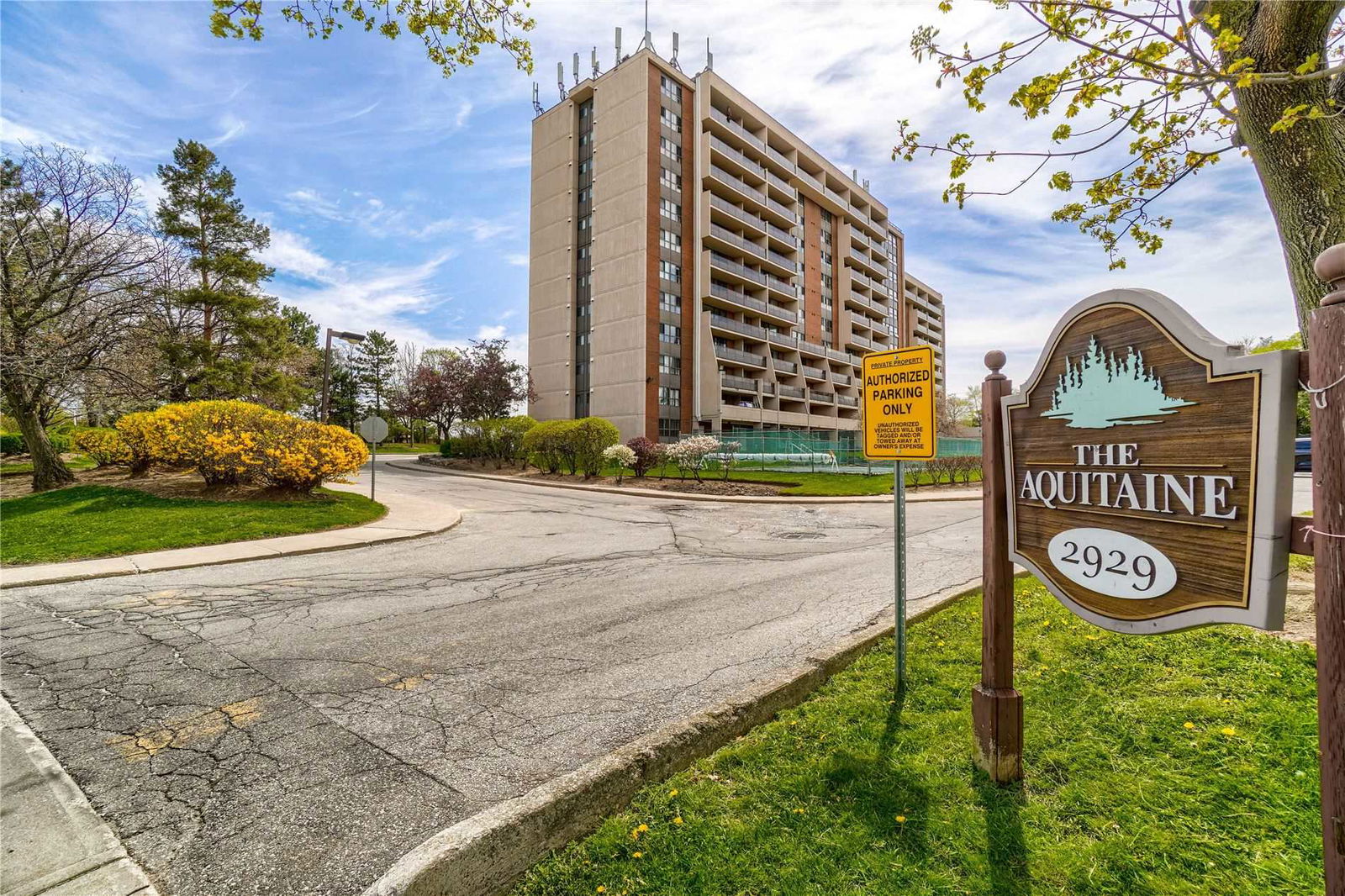 The Aquitaine Condos, Mississauga, Toronto