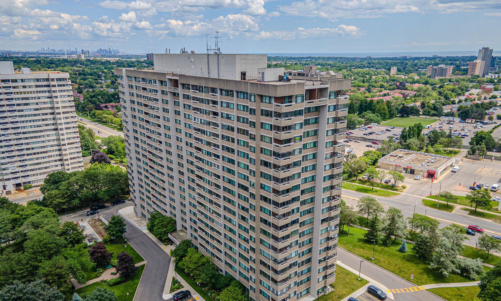 Exterior Side — The Aspenview Condos, Mississauga, Toronto