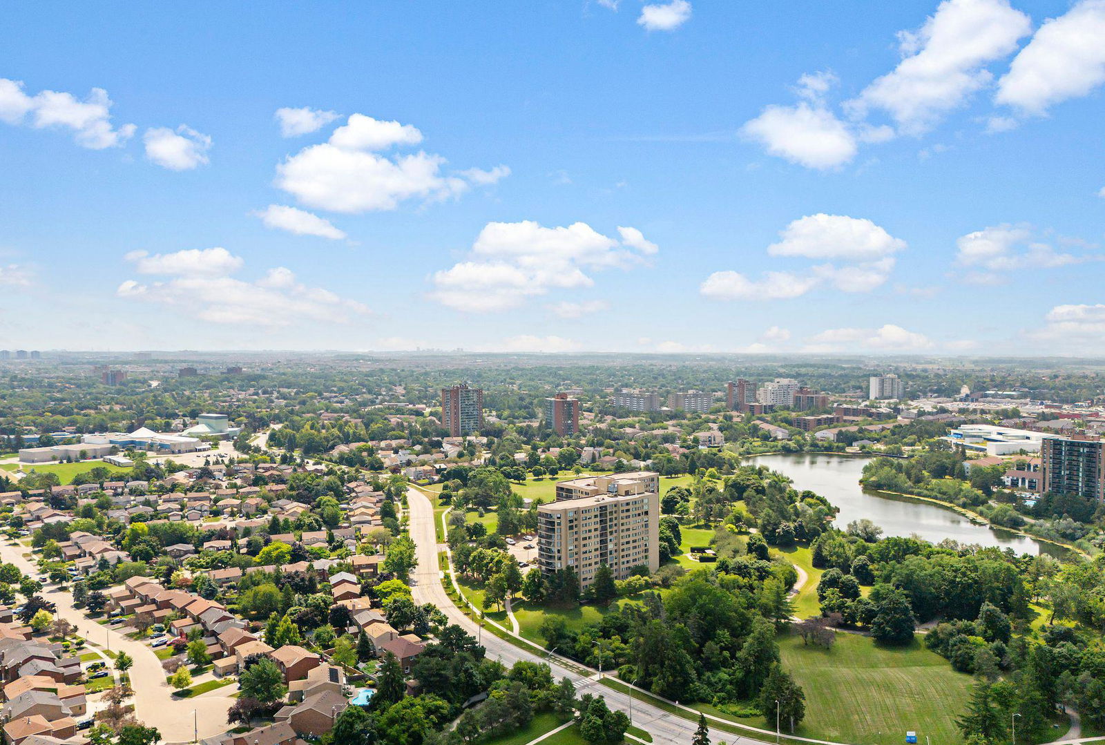 Skyline — The Parkview Condos, Mississauga, Toronto