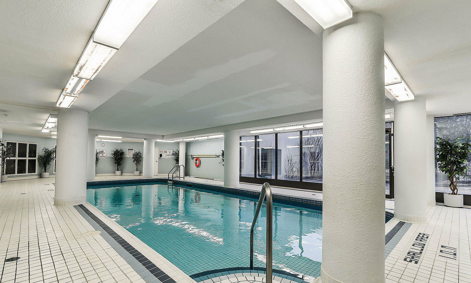 Pool — The Platinum Condos, Mississauga, Toronto