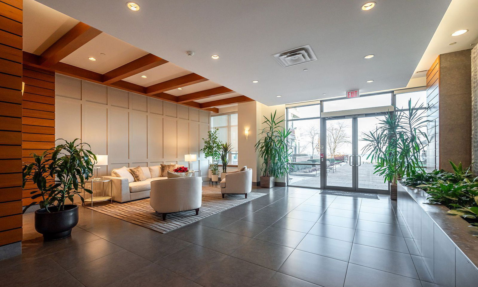 Lobby — The Regatta Condos, Mississauga, Toronto