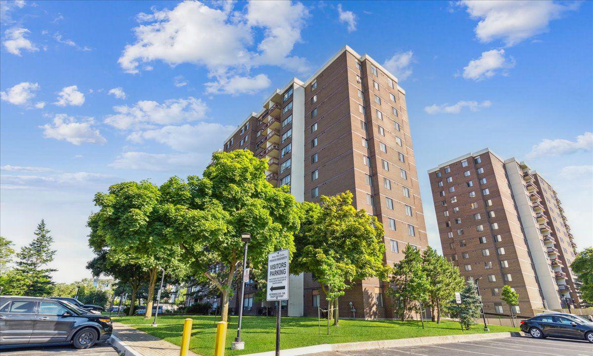 Exterior Side — Willow Walk Condos, Mississauga, Toronto