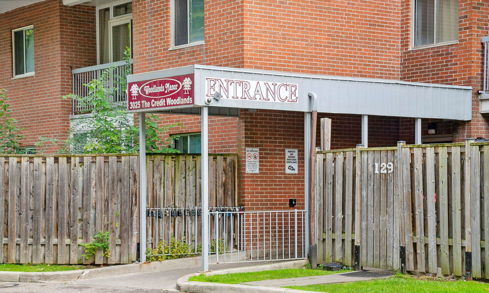 Entrance — Woodlands Manor Condos, Mississauga, Toronto