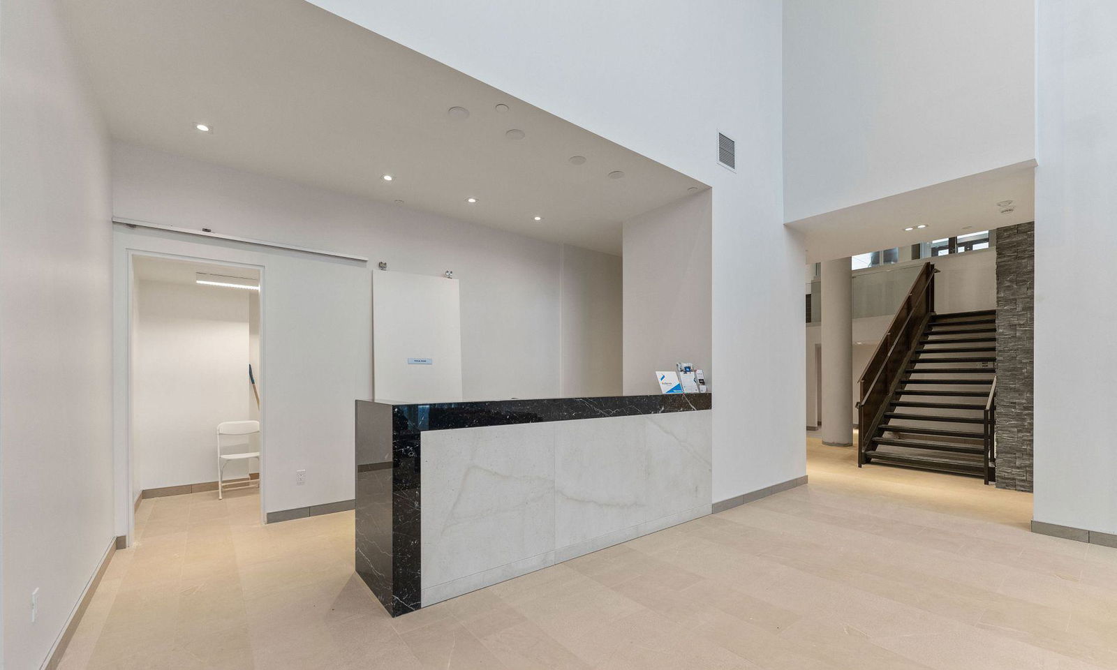 Concierge — The Ravine Condos, North York, Toronto