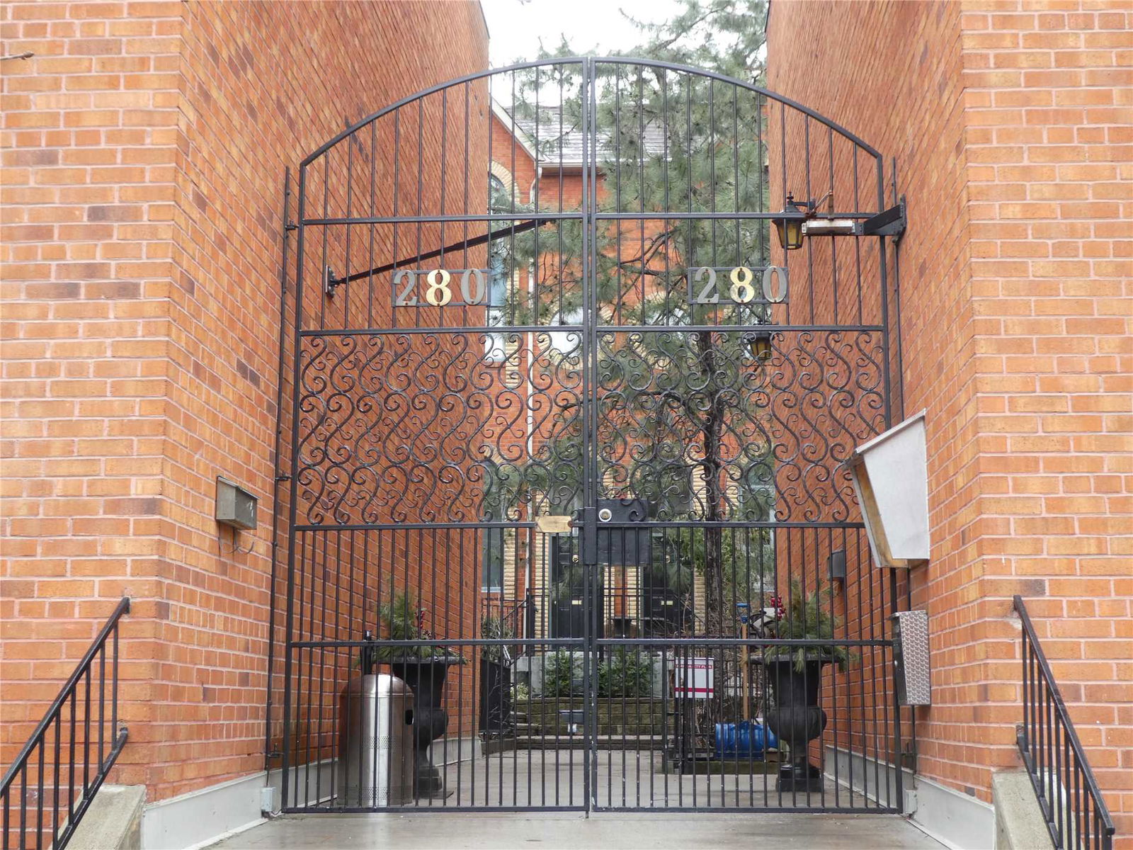 280 Sherbourne Street Townhomes, Downtown, Toronto