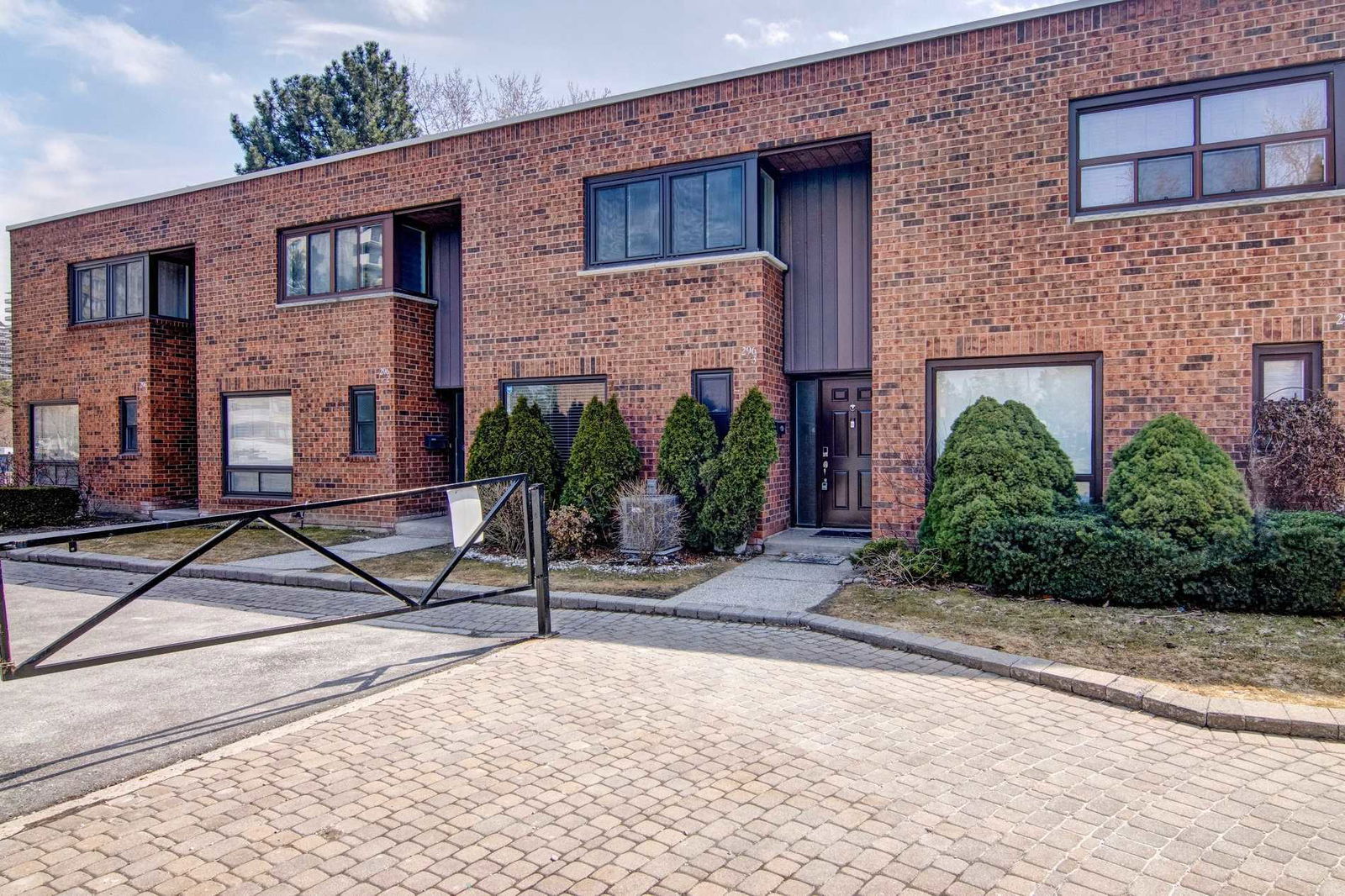 1329 Steeles Townhouses, North York, Toronto