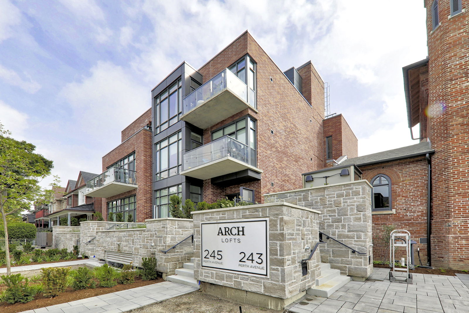 Exterior — Arch Lofts, West End, Toronto