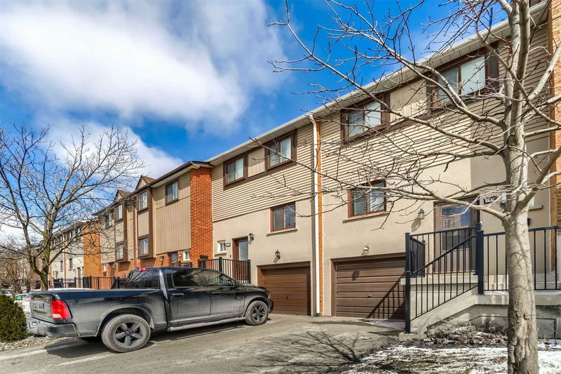 162 Moregate Crescent Townhomes