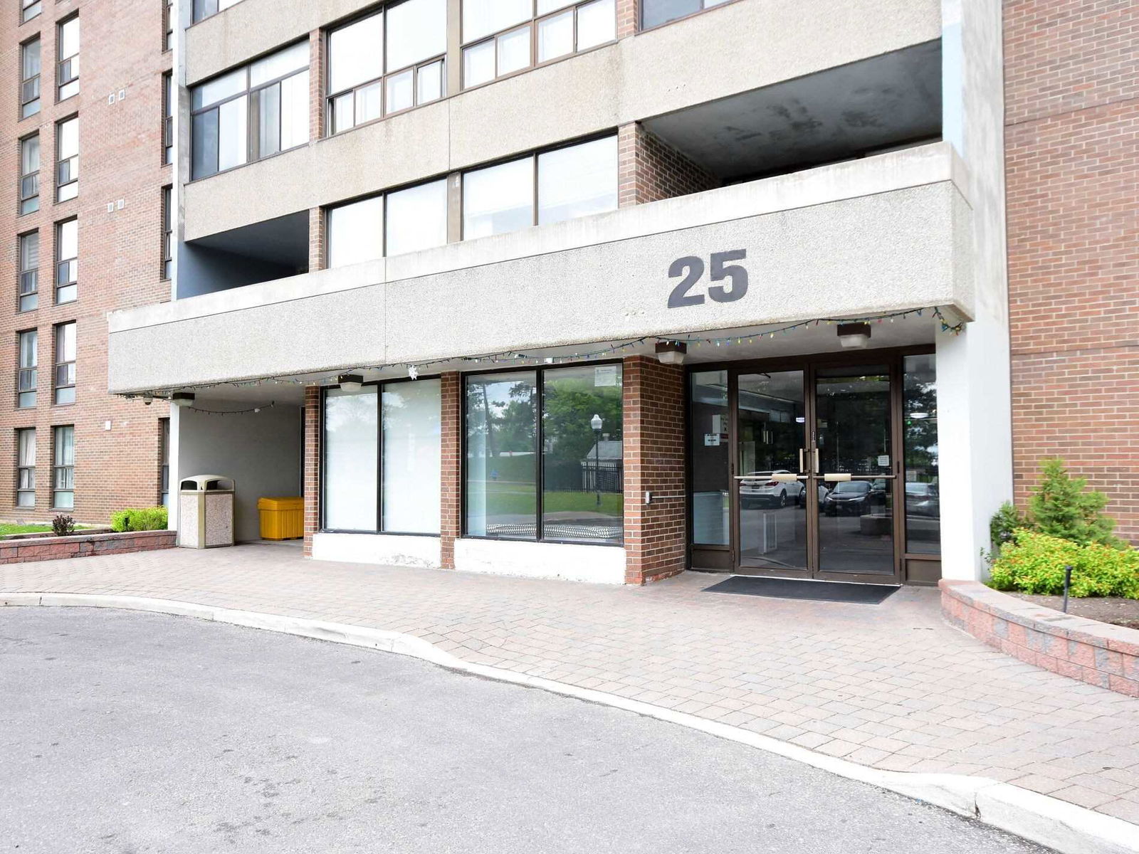 25 Kensington Condos, Brampton, Toronto