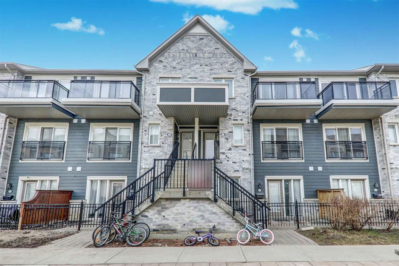 60 Fairwood Circle Townhomes, Brampton, Toronto