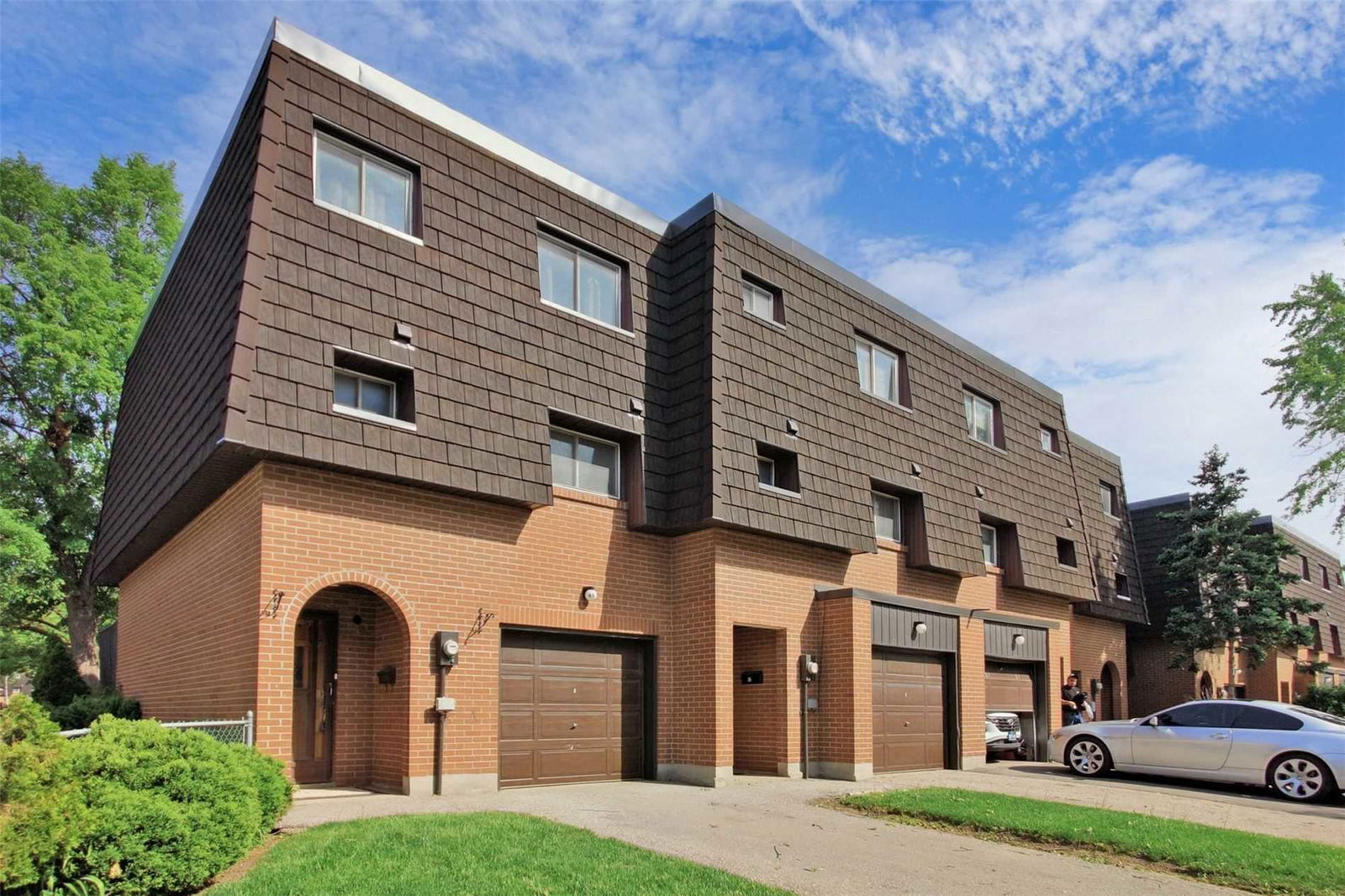 Darras Court Townhomes, Brampton, Toronto