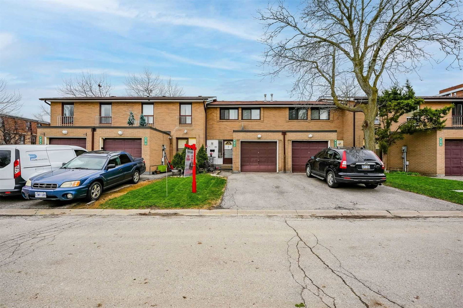 Fleetwood Crescent Townhomes, Brampton, Toronto