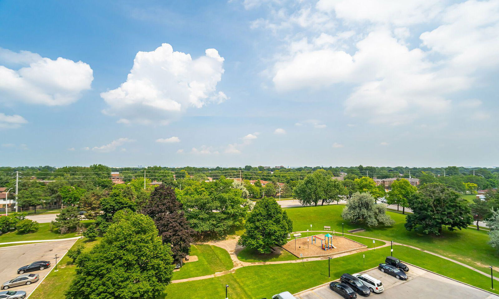 Skyline — Ross Tower Condominium, Brampton, Toronto