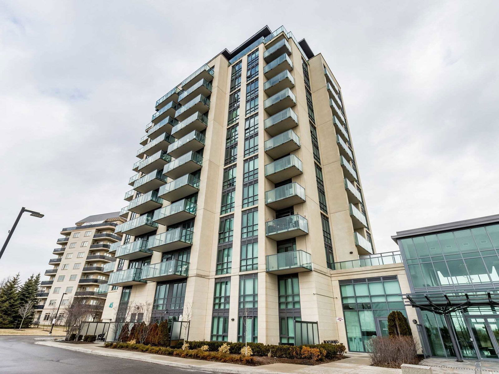 The Clarington Condos, Brampton, Toronto