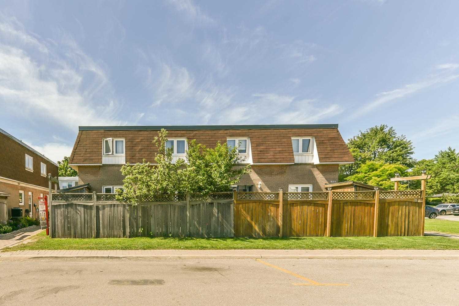 Town House Crescent Townhomes, Brampton, Toronto