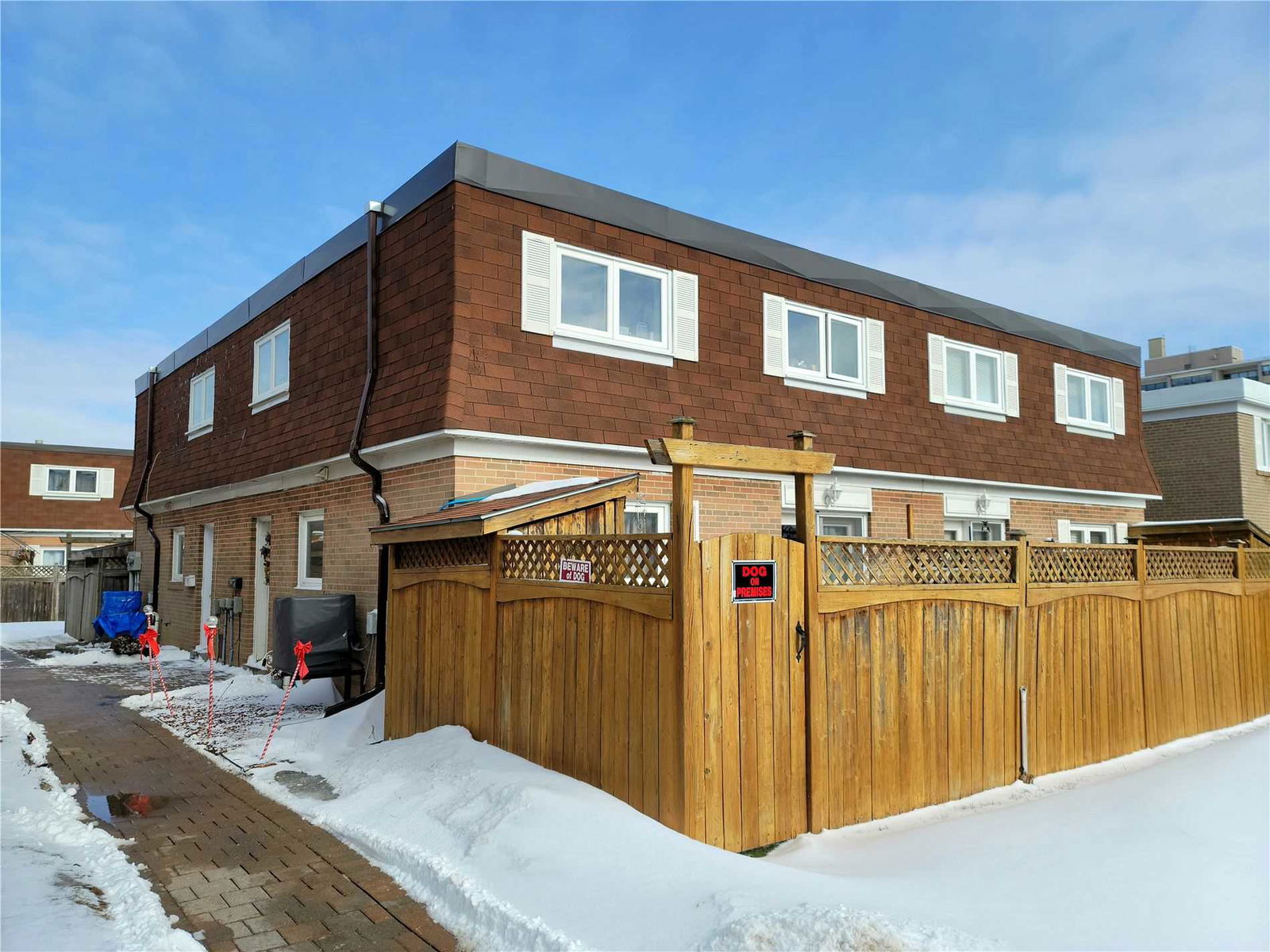 Town House Crescent Townhomes, Brampton, Toronto