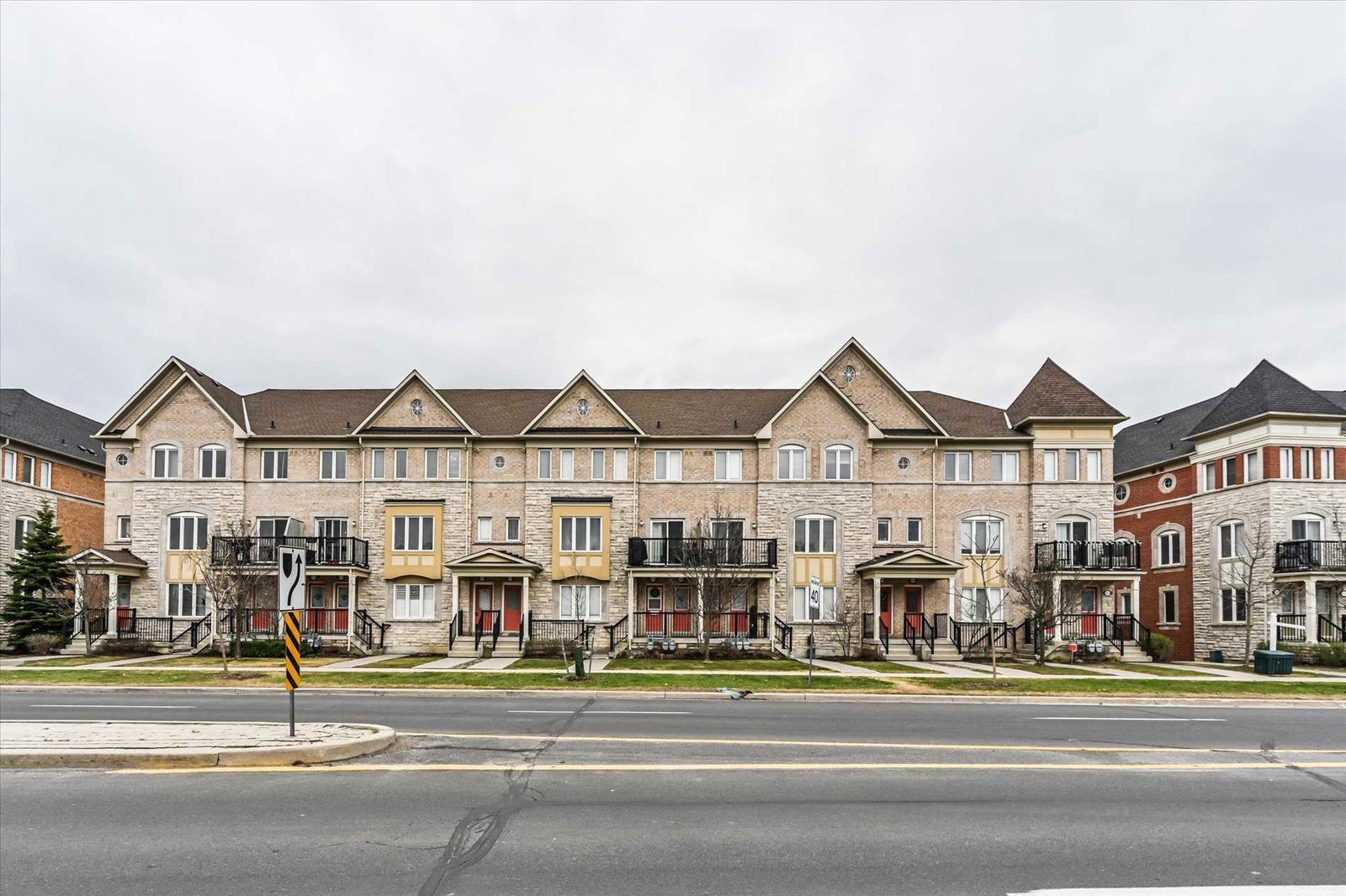 Bur Oak & Louisbourg Townhomes, Markham, Toronto