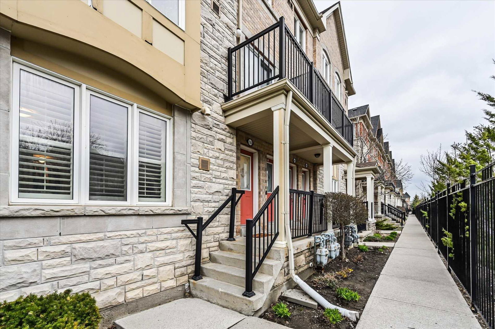 Bur Oak & Louisbourg Townhomes, Markham, Toronto