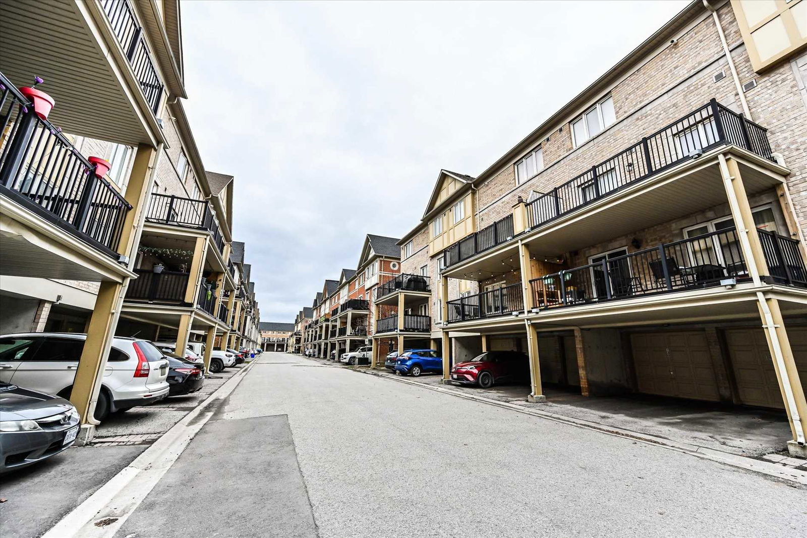 Bur Oak & Louisbourg Townhomes, Markham, Toronto