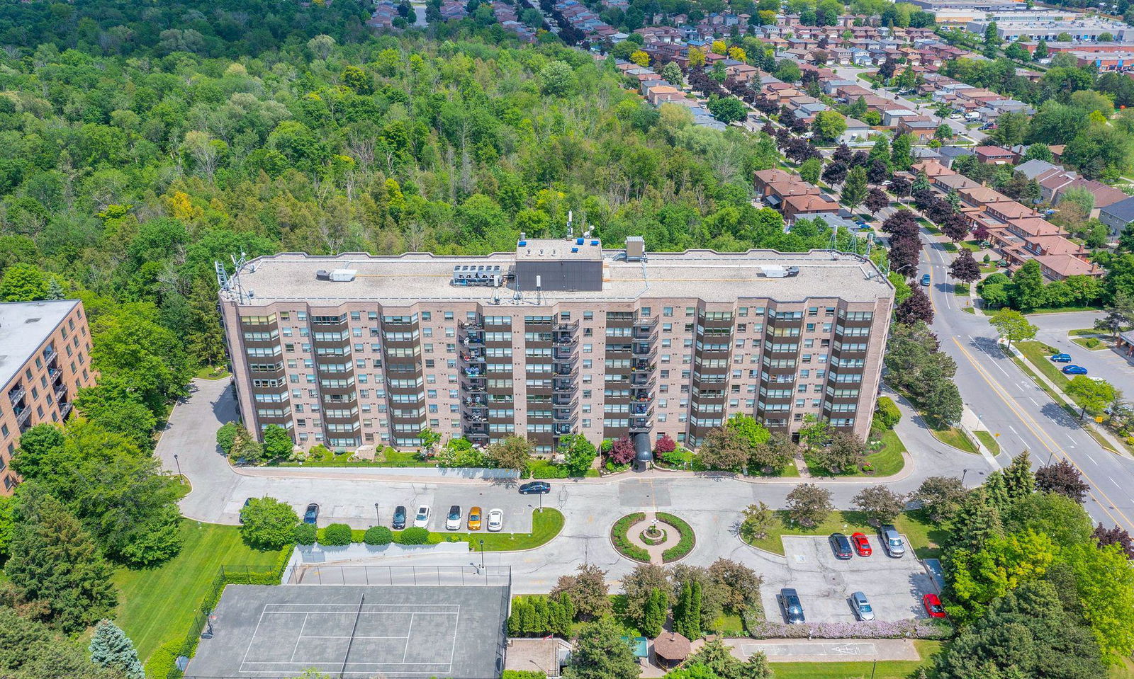 Exterior — Hampton Green Condos, Markham, Toronto