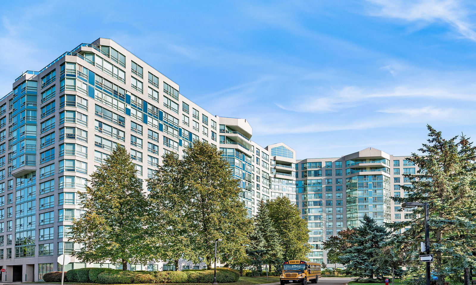 Landmark of Thornhill II Condos, Markham, Toronto