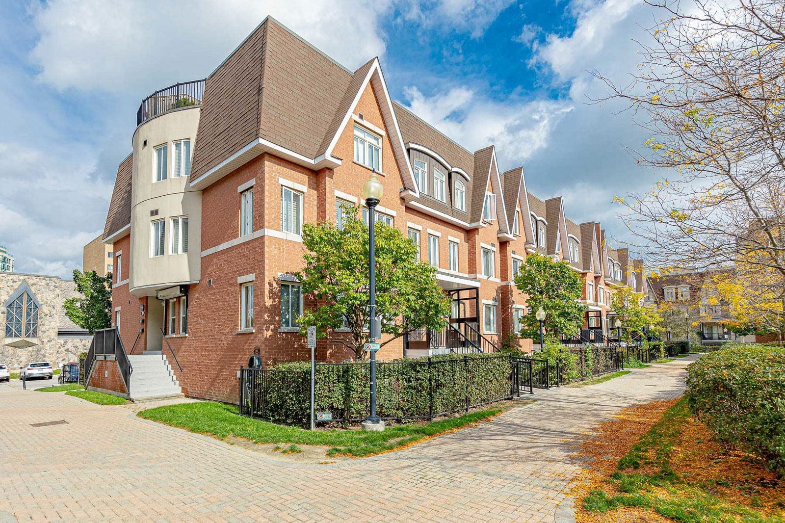 Olde Thornhill Village Townhomes, Markham, Toronto