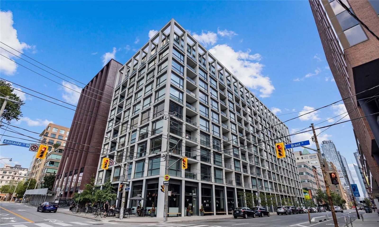 Exterior Side — The Brant Park, Downtown, Toronto