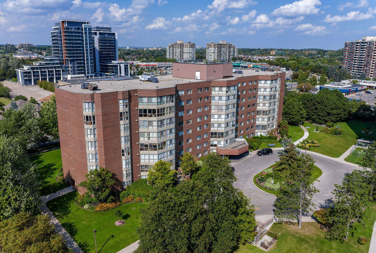 Exterior Side — 5 Weldrick West Condos, Richmond Hill, Toronto