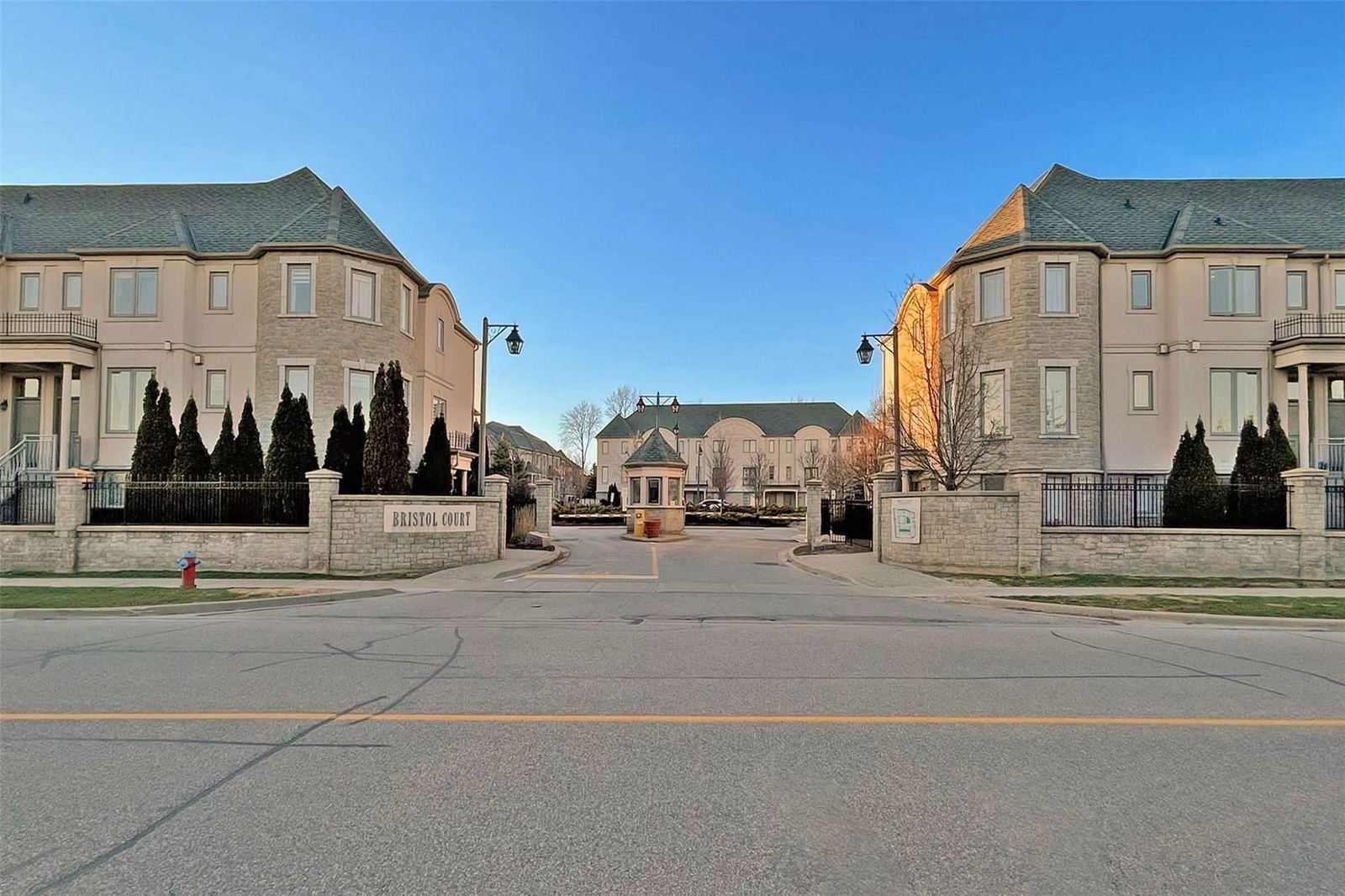 Bristol Court Townhomes, Richmond Hill, Toronto