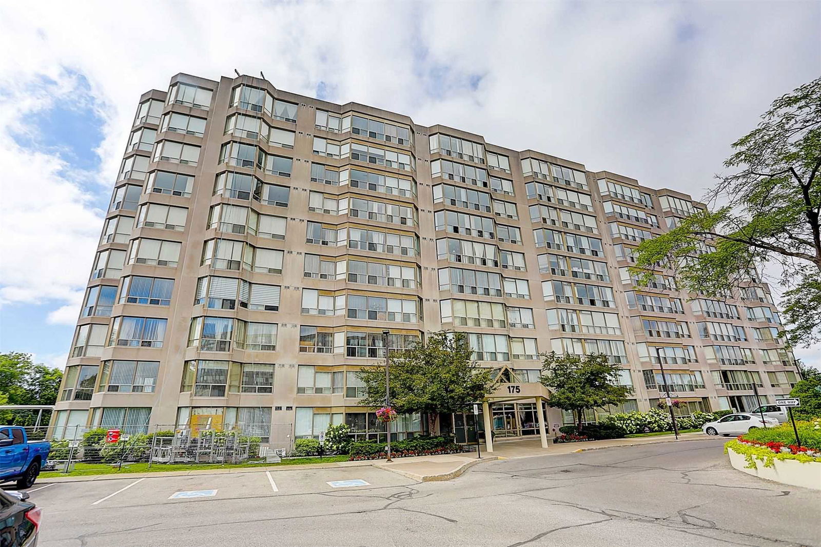 Cedar Gate II Condos, Richmond Hill, Toronto