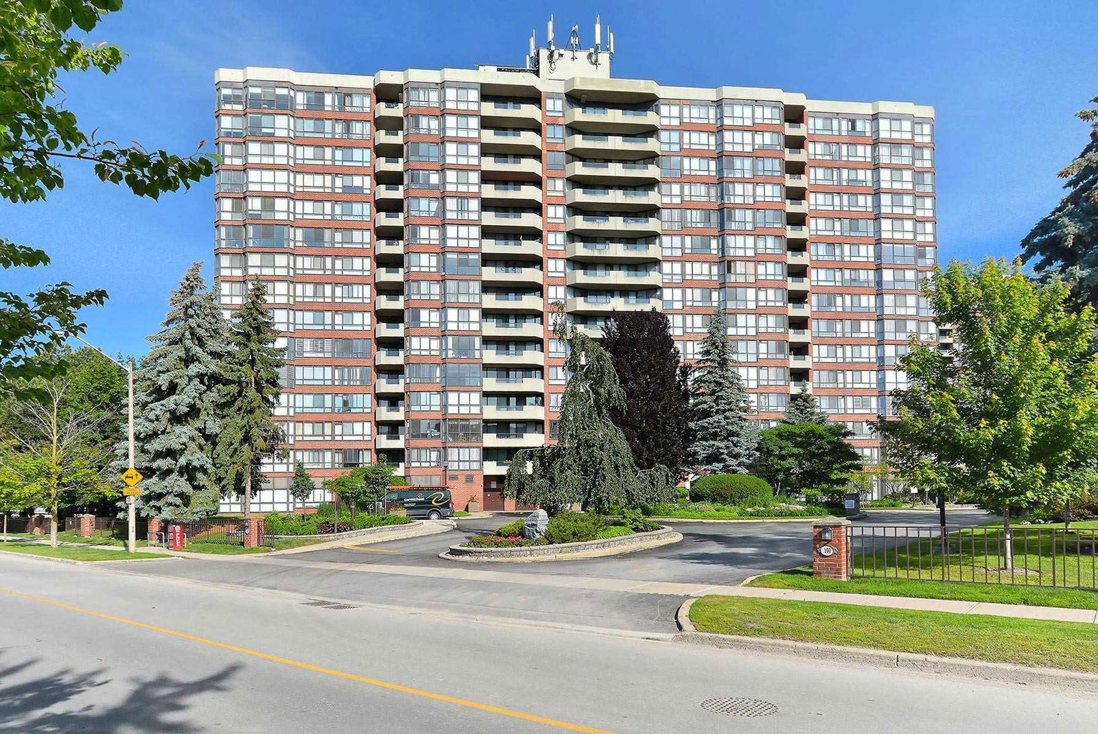 Observatory Lane Condo, Richmond Hill, Toronto