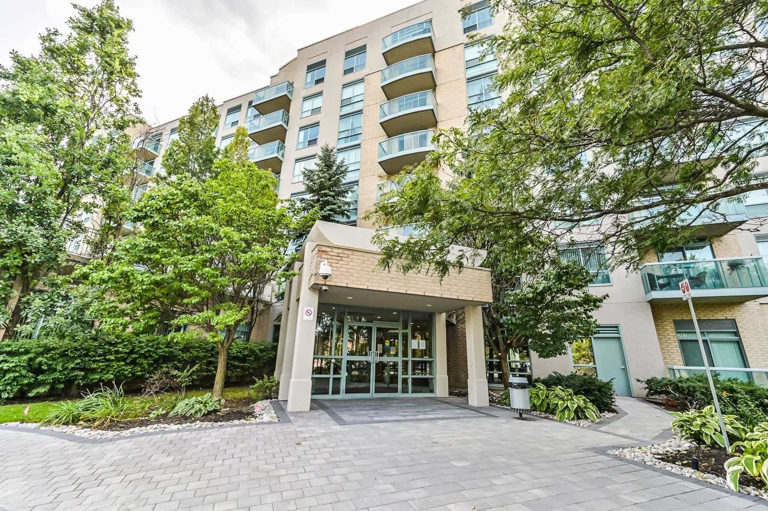 The Gates of Bayview Glen Condos, Richmond Hill, Toronto