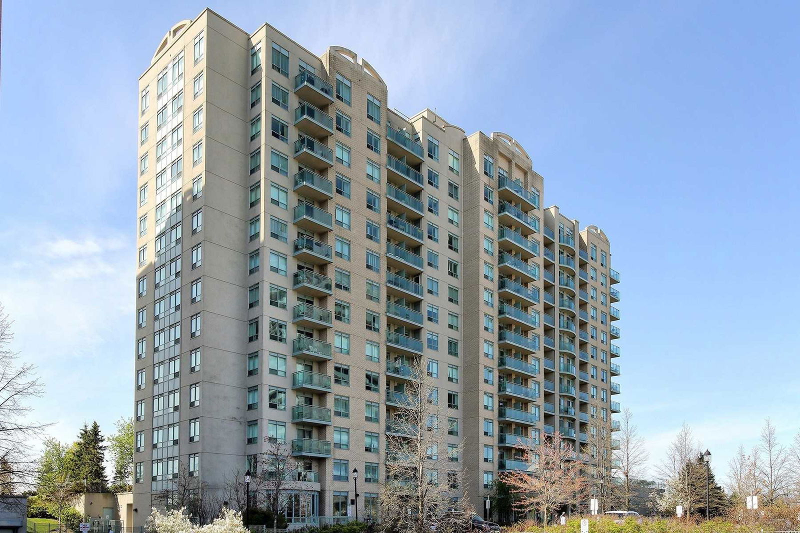 The Gates of Bayview Glen V Condos, Richmond Hill, Toronto