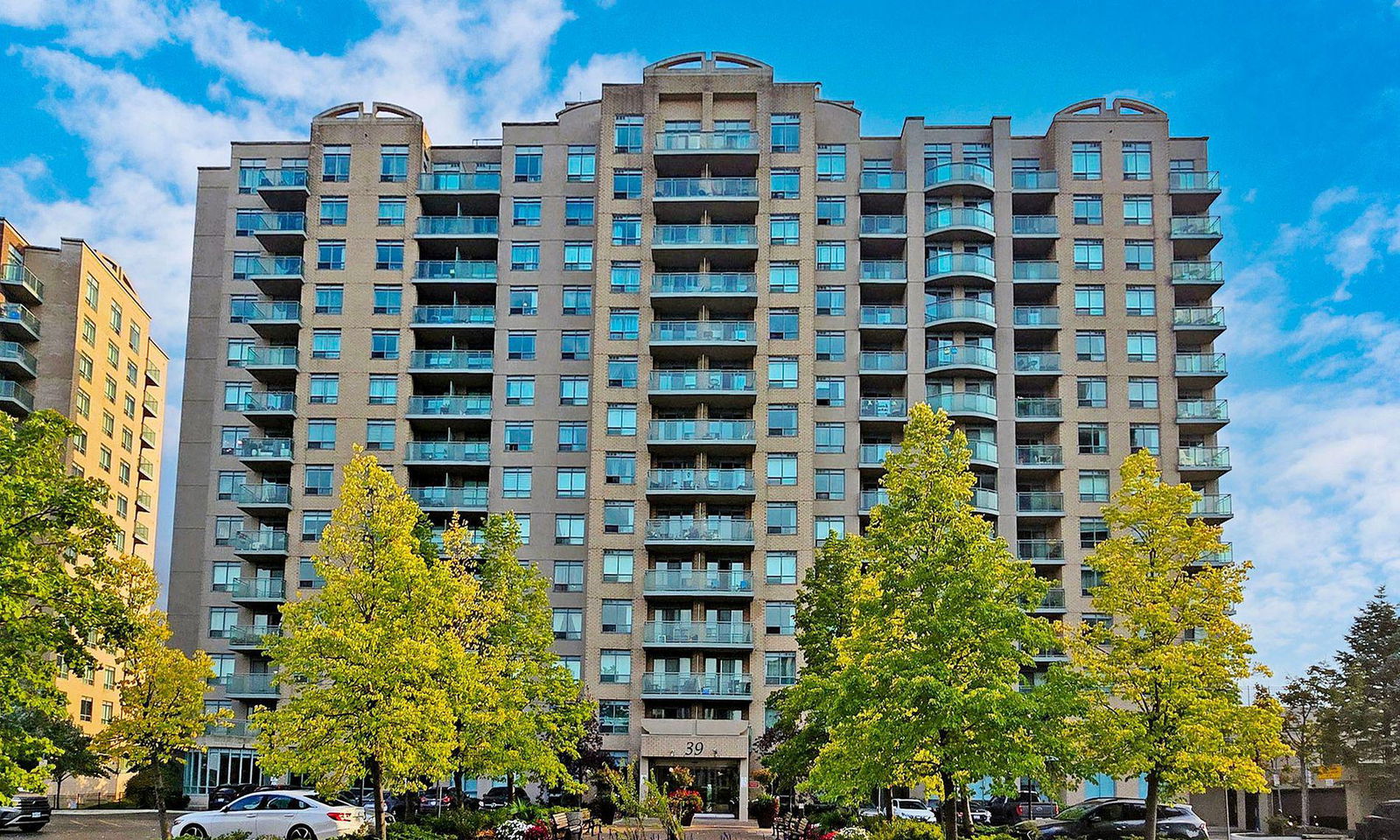 Exterior — The Gates of Bayview Glen V Condos, Richmond Hill, Toronto