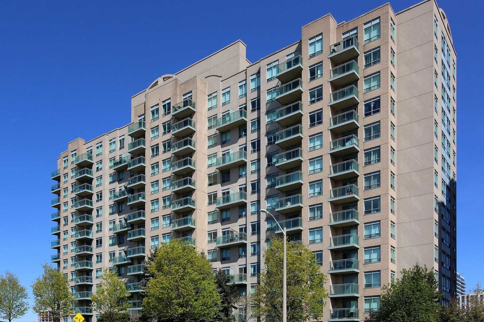 The Gates of Bayview Glen V Condos, Richmond Hill, Toronto