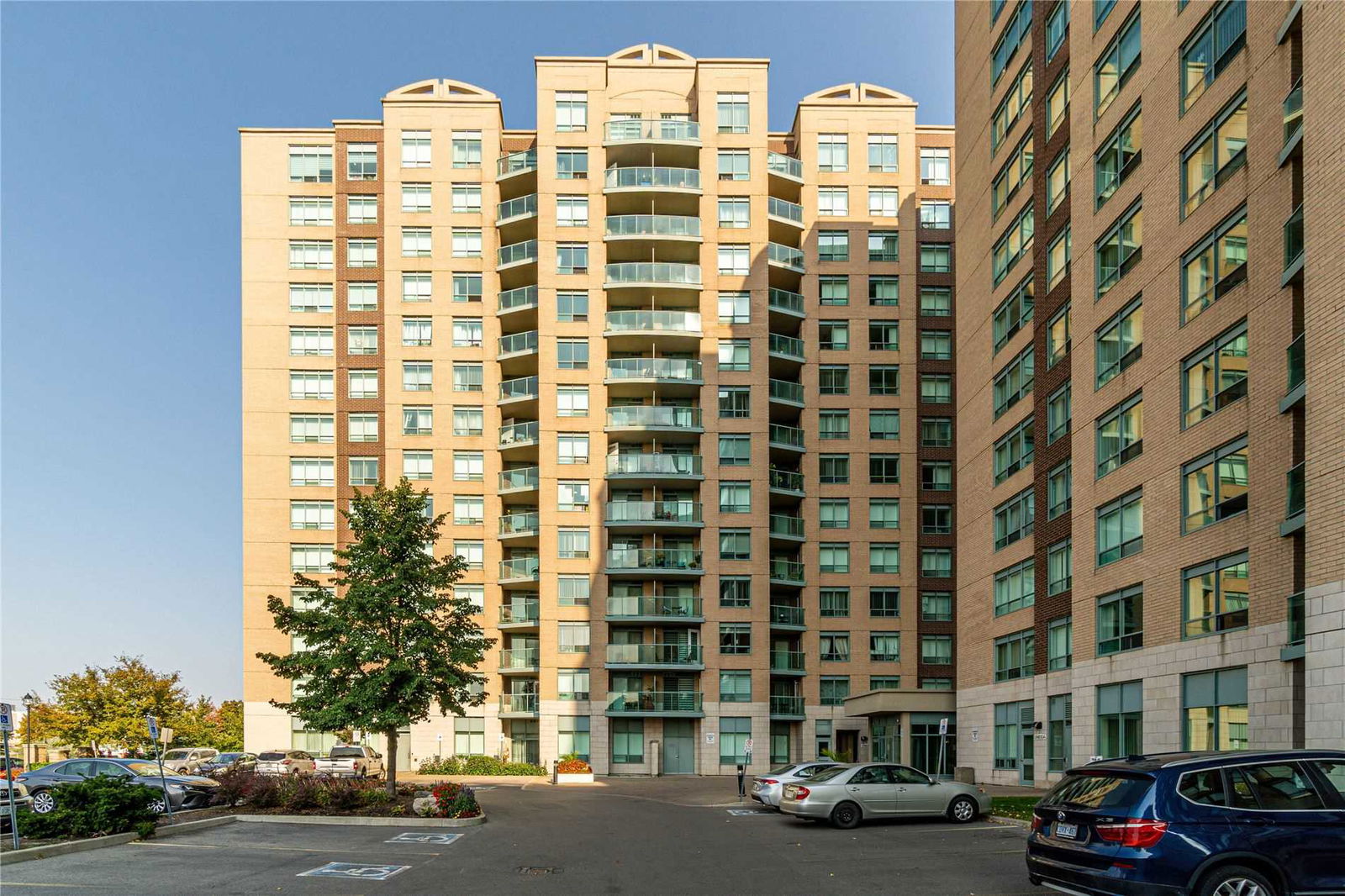 The Gates of Bayview IV Glen Condos, Richmond Hill, Toronto