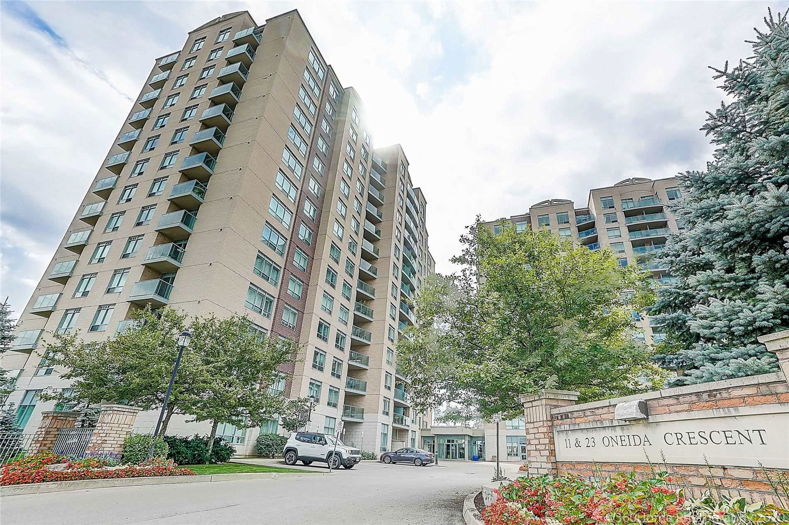 The Gates of Bayview IV Glen Condos, Richmond Hill, Toronto