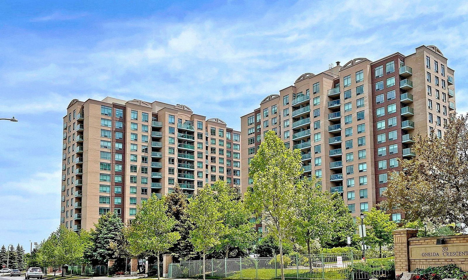 Exterior — The Gates of Bayview IV Glen Condos, Richmond Hill, Toronto