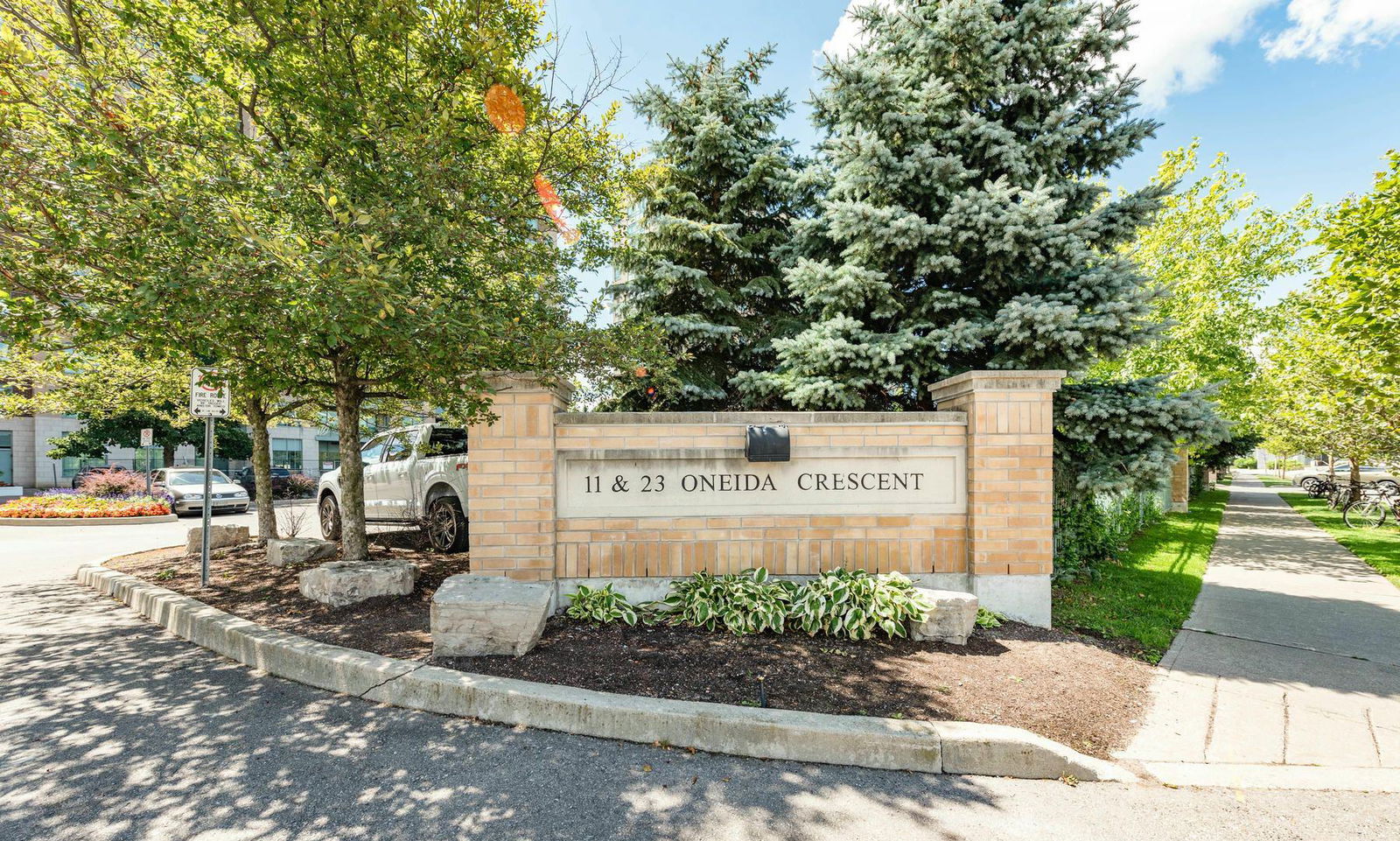 Exterior — The Gates of Bayview IV Glen Condos, Richmond Hill, Toronto