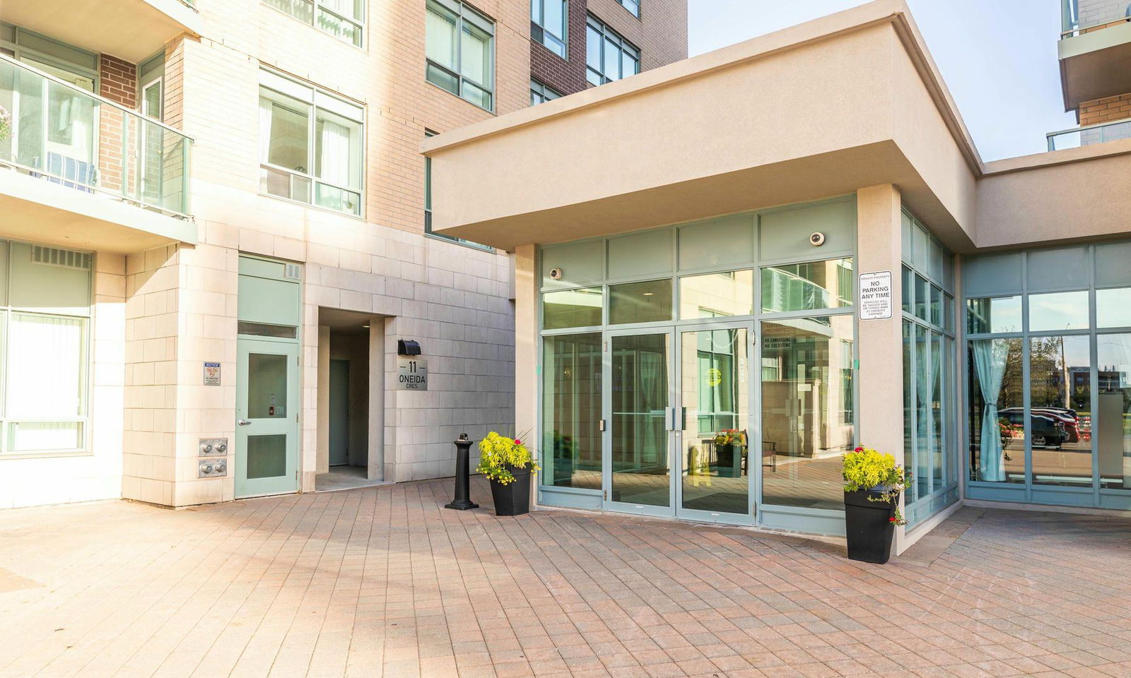 Entrance — The Gates of Bayview IV Glen Condos, Richmond Hill, Toronto