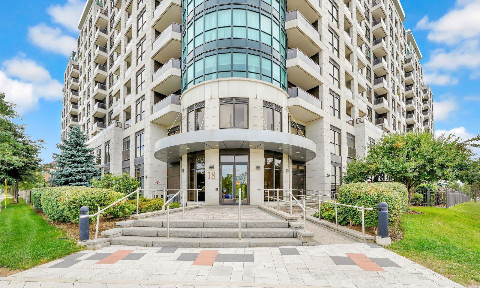 Entrance — The Richmonde Condos, Richmond Hill, Toronto