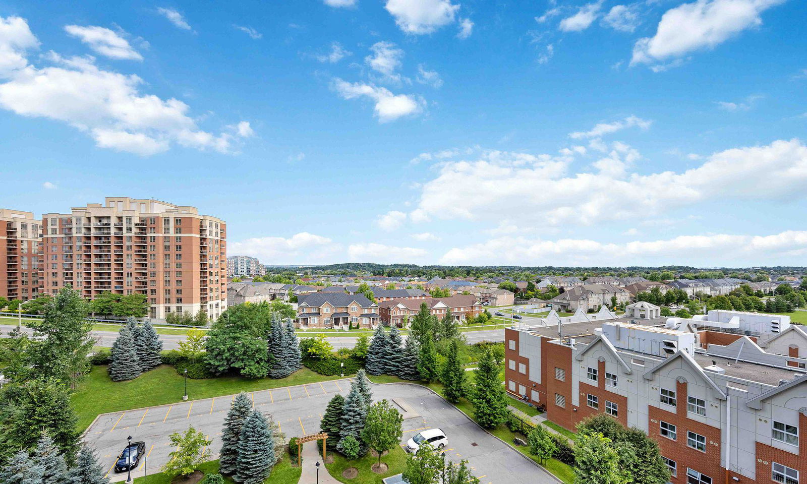 Skyline — The Royal at Bayview Glen Condos, Richmond Hill, Toronto