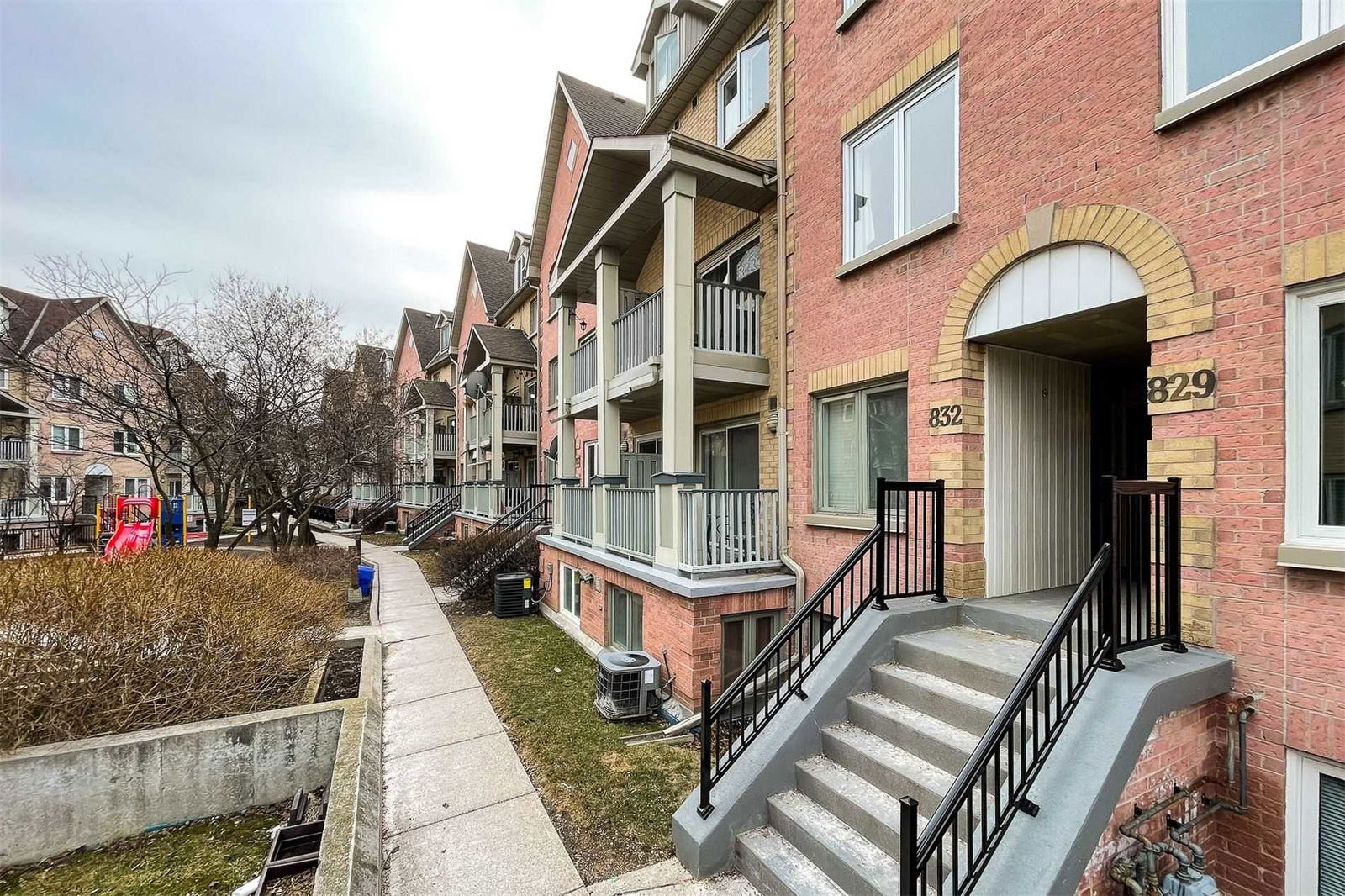 Wyldewyn Village Townhomes, Richmond Hill, Toronto